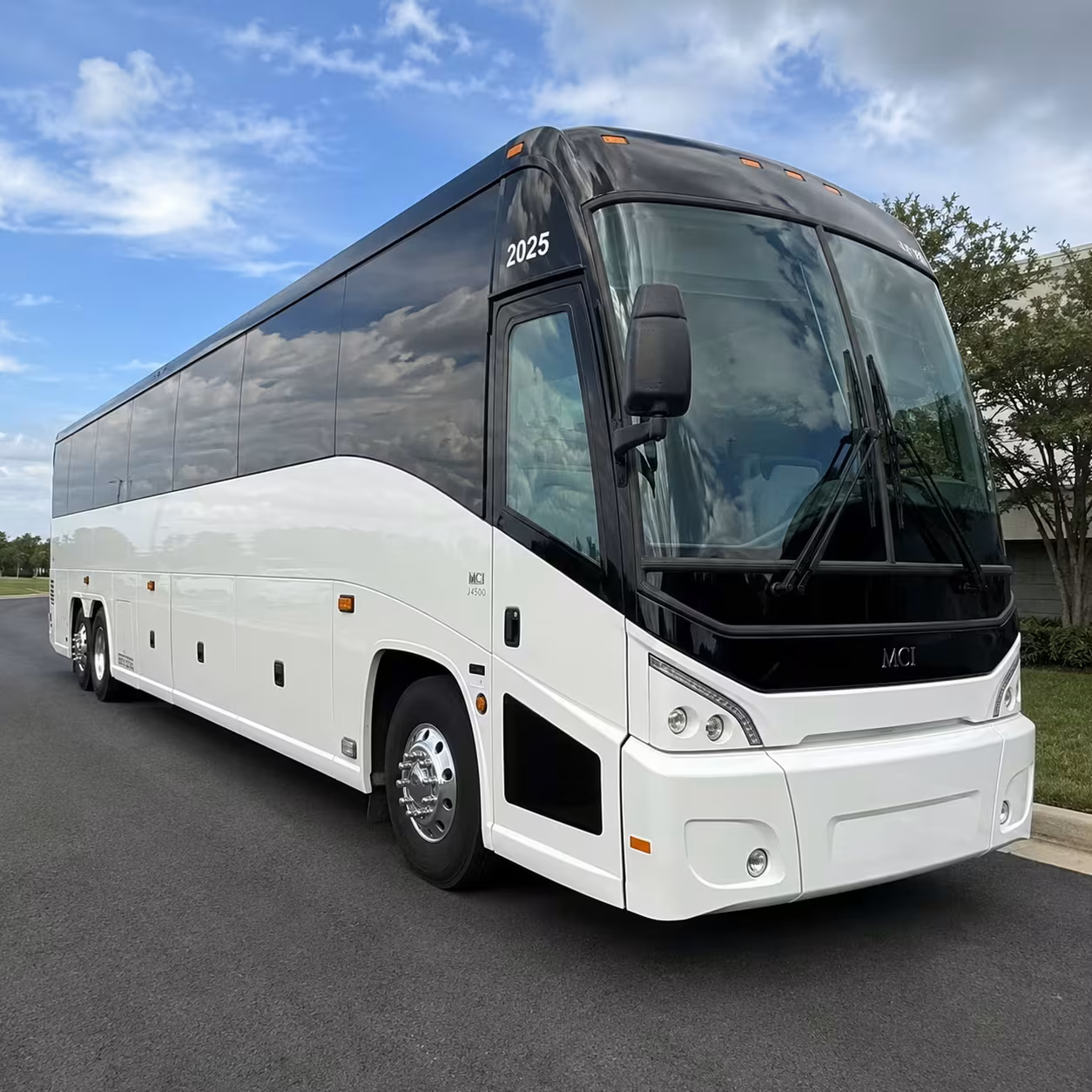 employee shuttle buses for broken arrow businesses and campuses